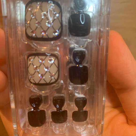 Dashing Diva (Magic Press) pedi - Picture 2 of 3